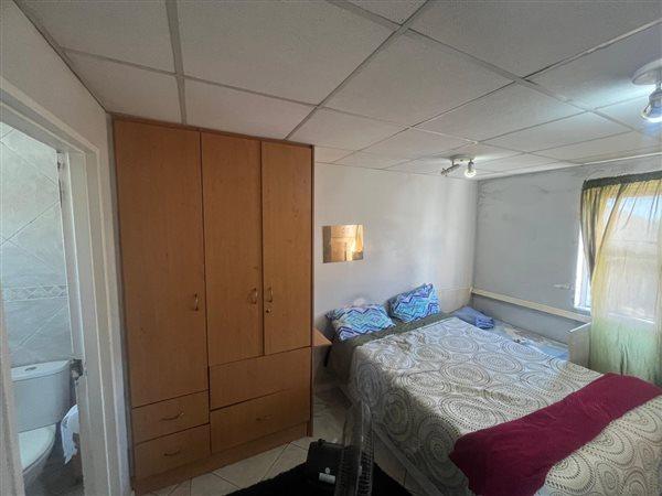 1 Bedroom Property for Sale in Richmond Estate Western Cape